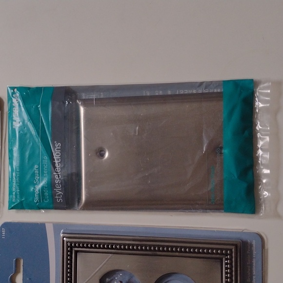 NEW Brainerd Set of 4 Silver Metal Socket Outlets - Picture 2 of 7